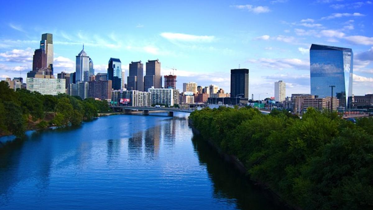 Philadelphia Schuylkill river skyline 